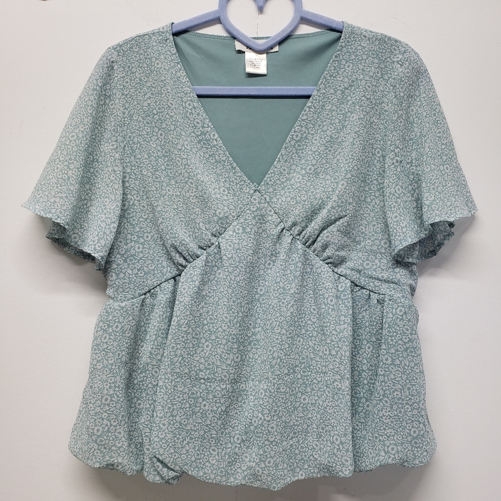 Urban Romantic Floral Prints Cropped Top M Babydoll V-neck Bell Sleeves Blouse